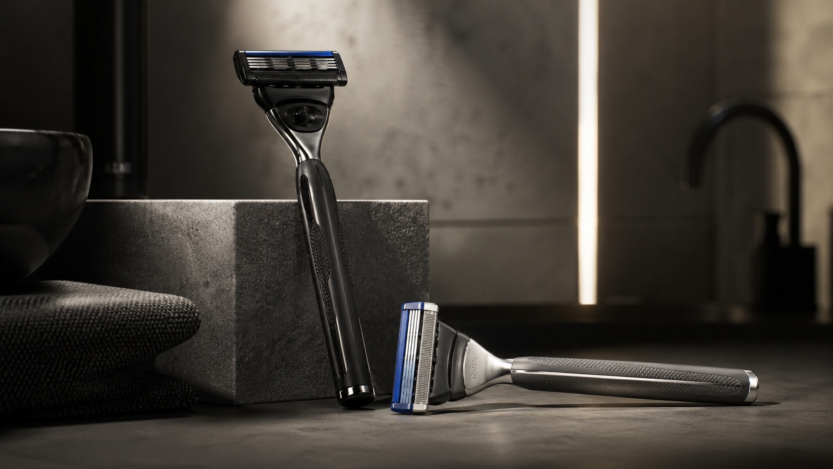 Cartridge razors for smooth multi-blade shaving
