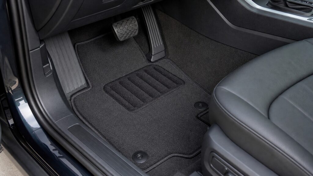 custom fit floor mats explainer hero image for Review Streets