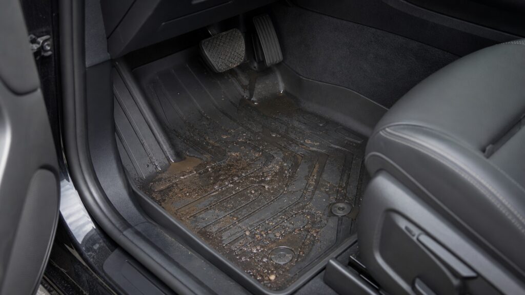 rubber floor liners explainer hero image for Review Streets
