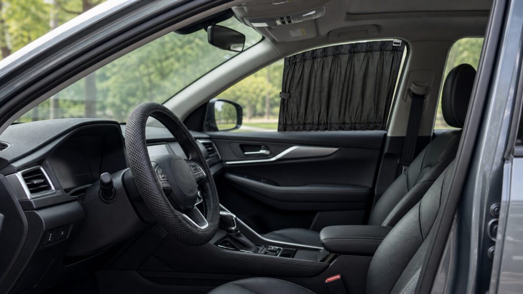 steering wheel covers explainer hero image for Review Streets