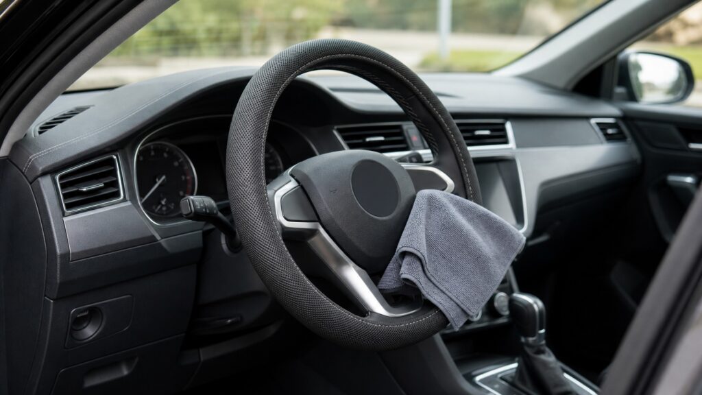 steering wheel covers explainer hero image for Review Streets