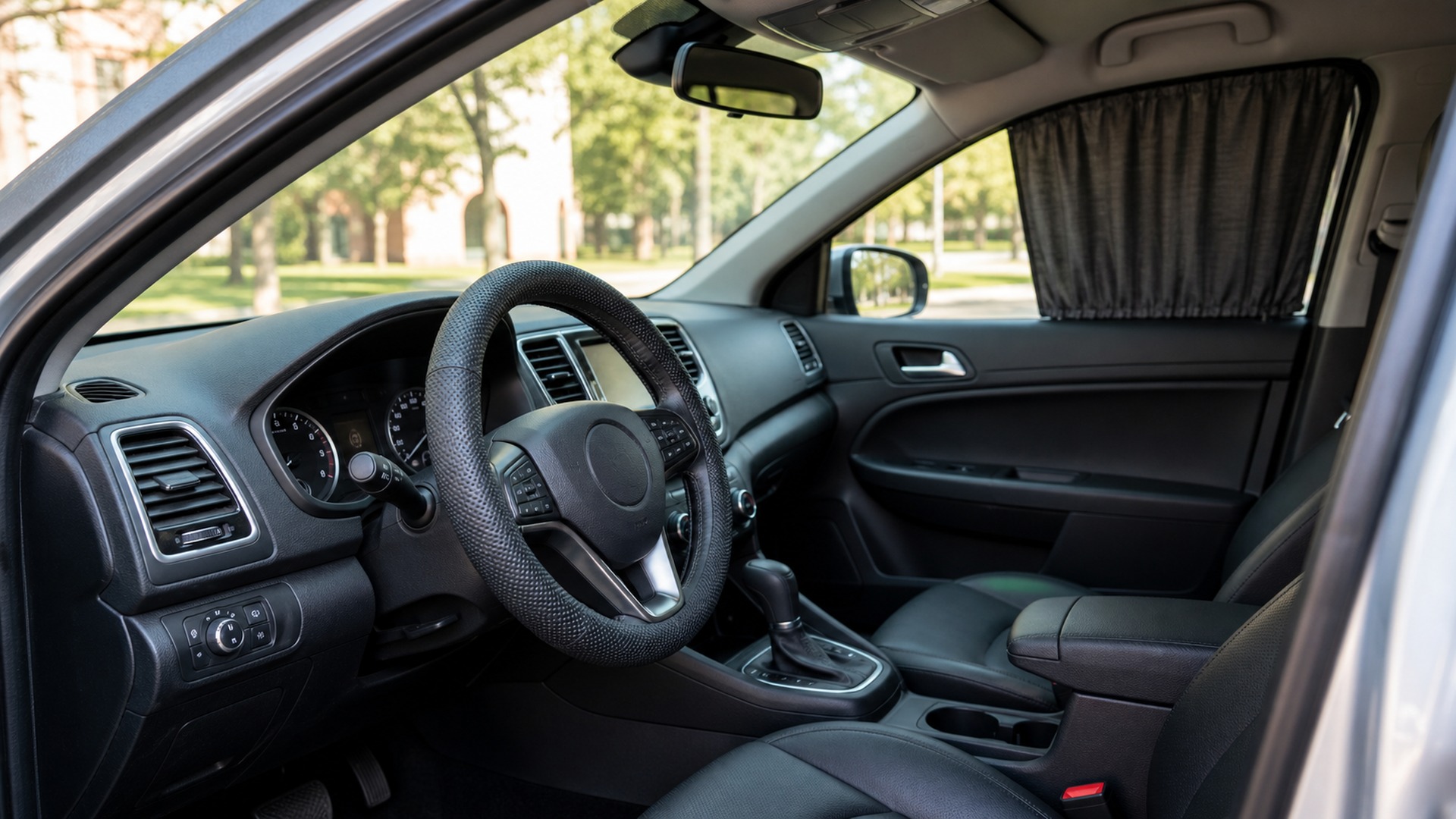 When to Use Steering Wheel Covers Instead of Car Curtains