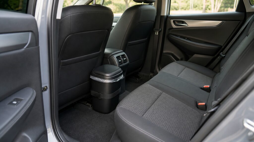 car trash cans explainer hero image for Review Streets