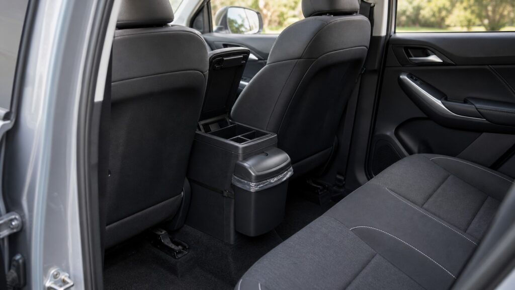 car trash cans explainer hero image for Review Streets