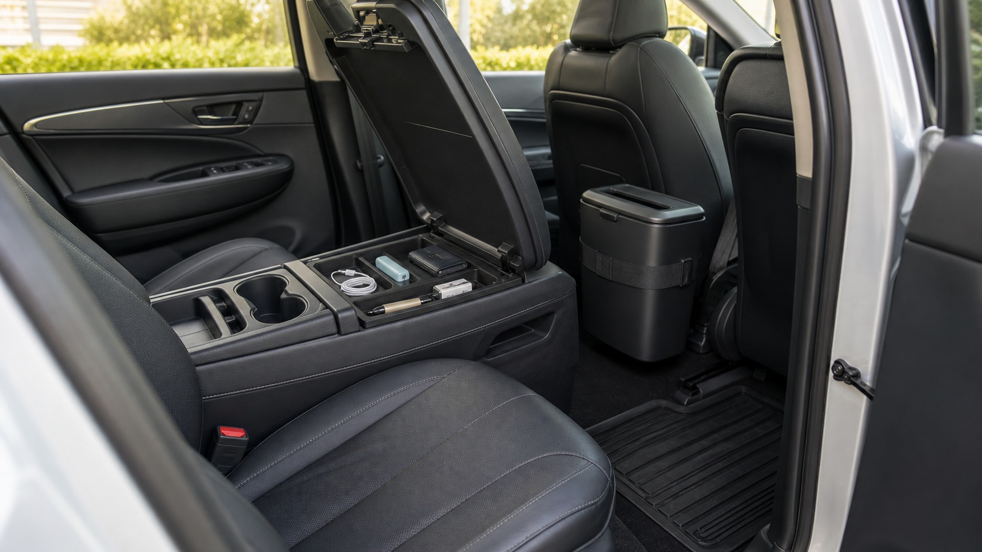 When to Use Center Console Organizers Instead of Car Trash Cans