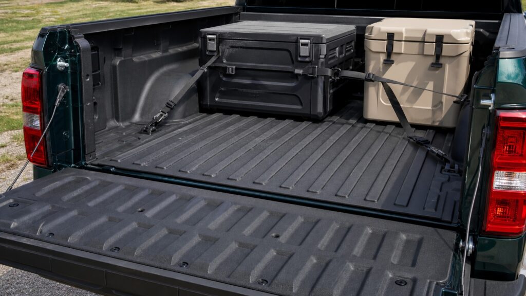 truck bed mats explainer hero image for Review Streets