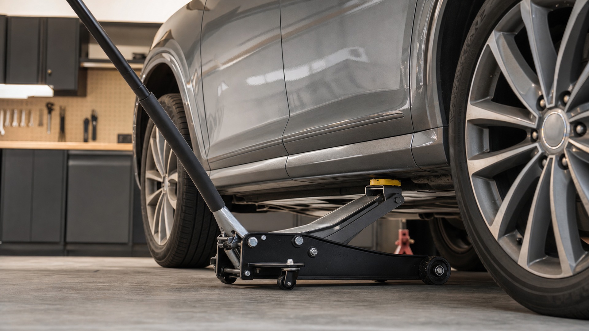 How Vehicle Lifting Equipment Works