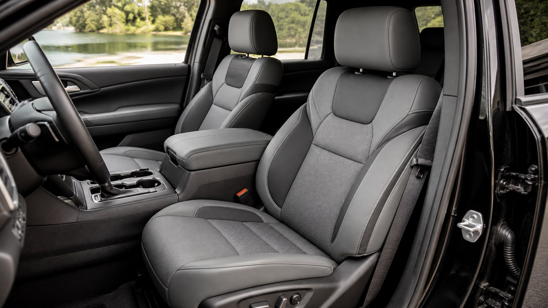 How to Choose Custom Fit Seat Covers for Interior Fitment Checks