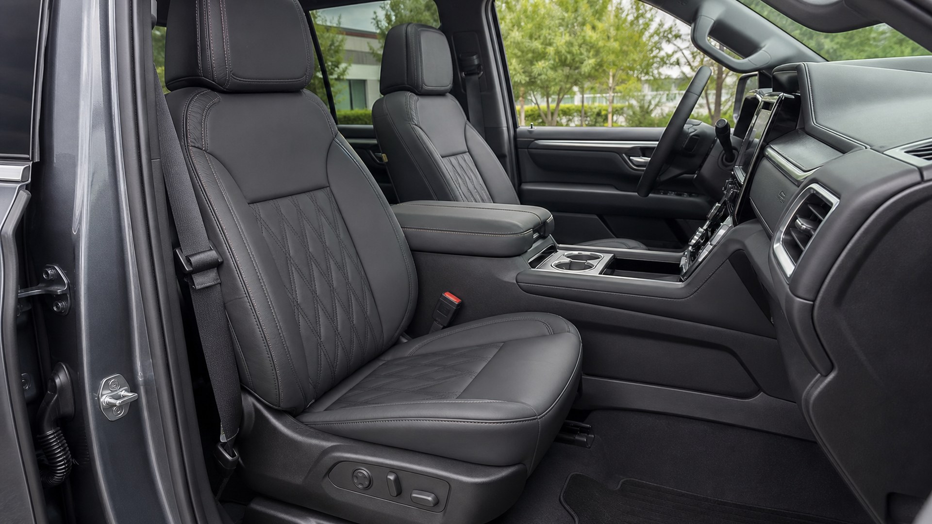 How to Choose Custom Fit Seat Covers for Seat, Dash, and Console Layouts