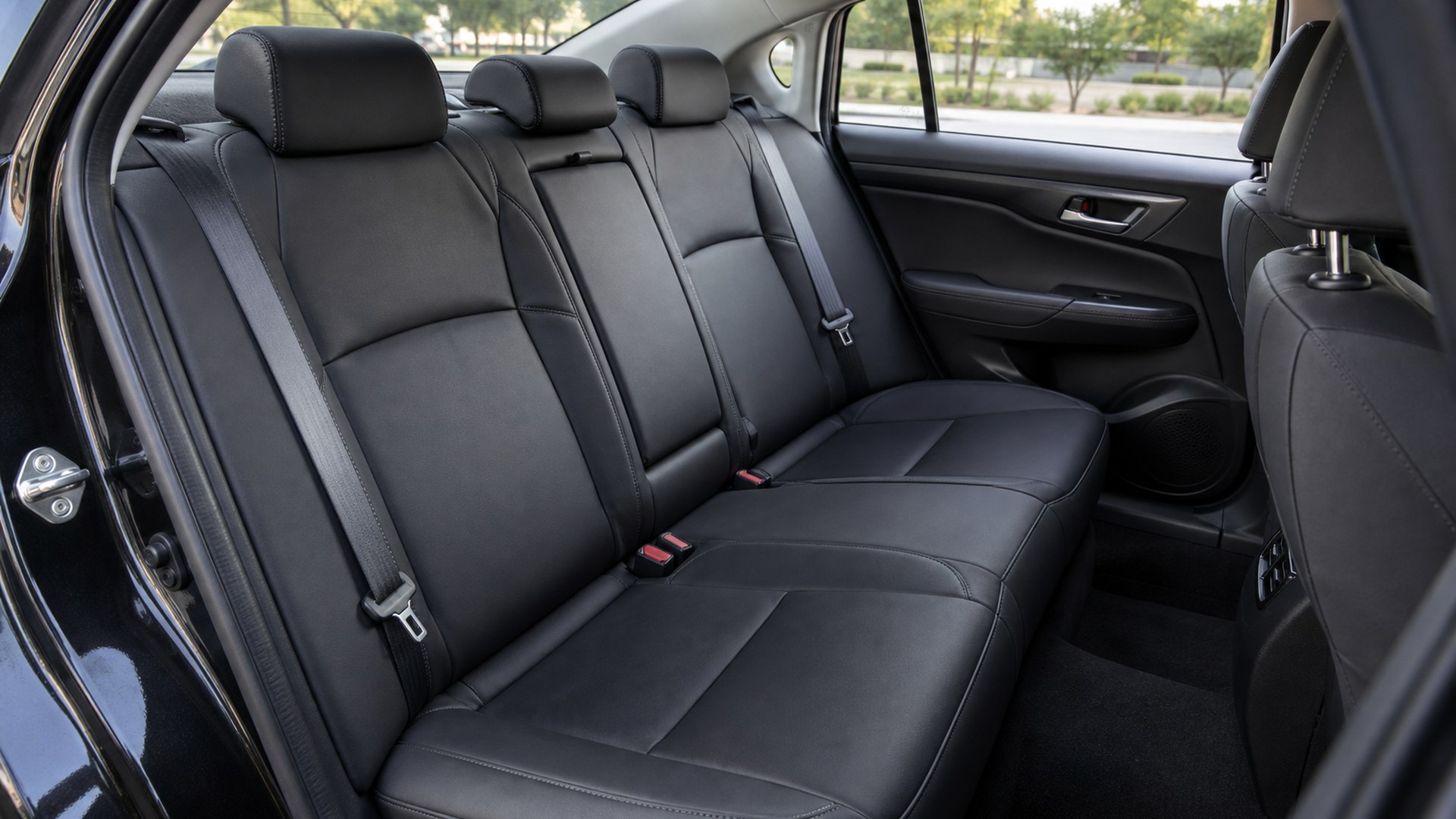 How to Choose Waterproof Seat Covers for Ride-Share and Commuter Cars
