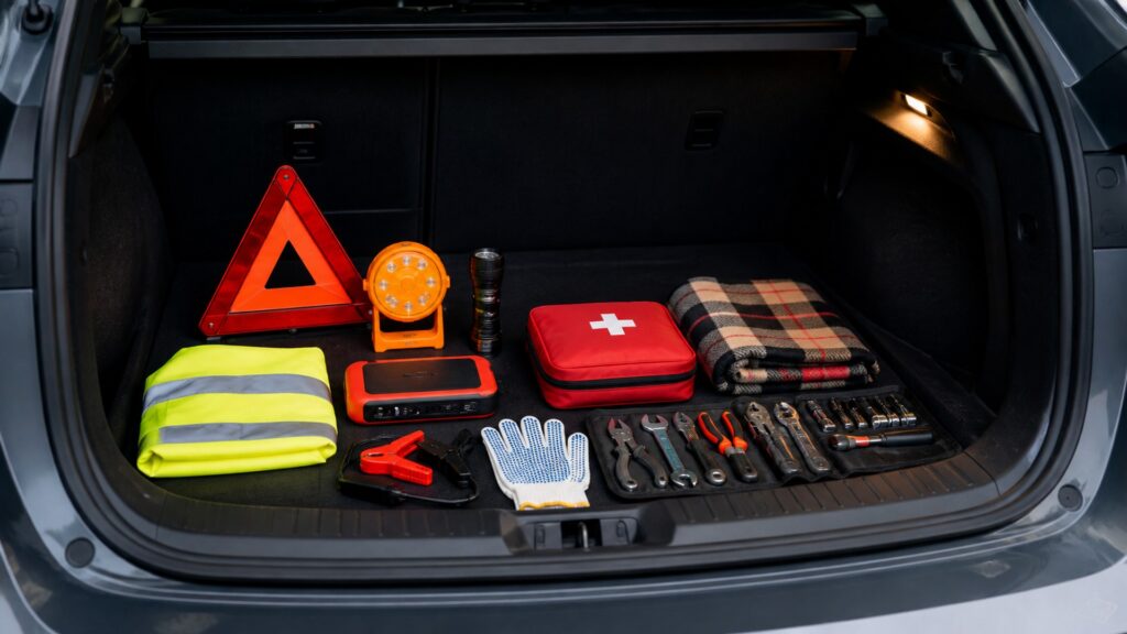 vehicle emergency kits explainer hero image for Review Streets