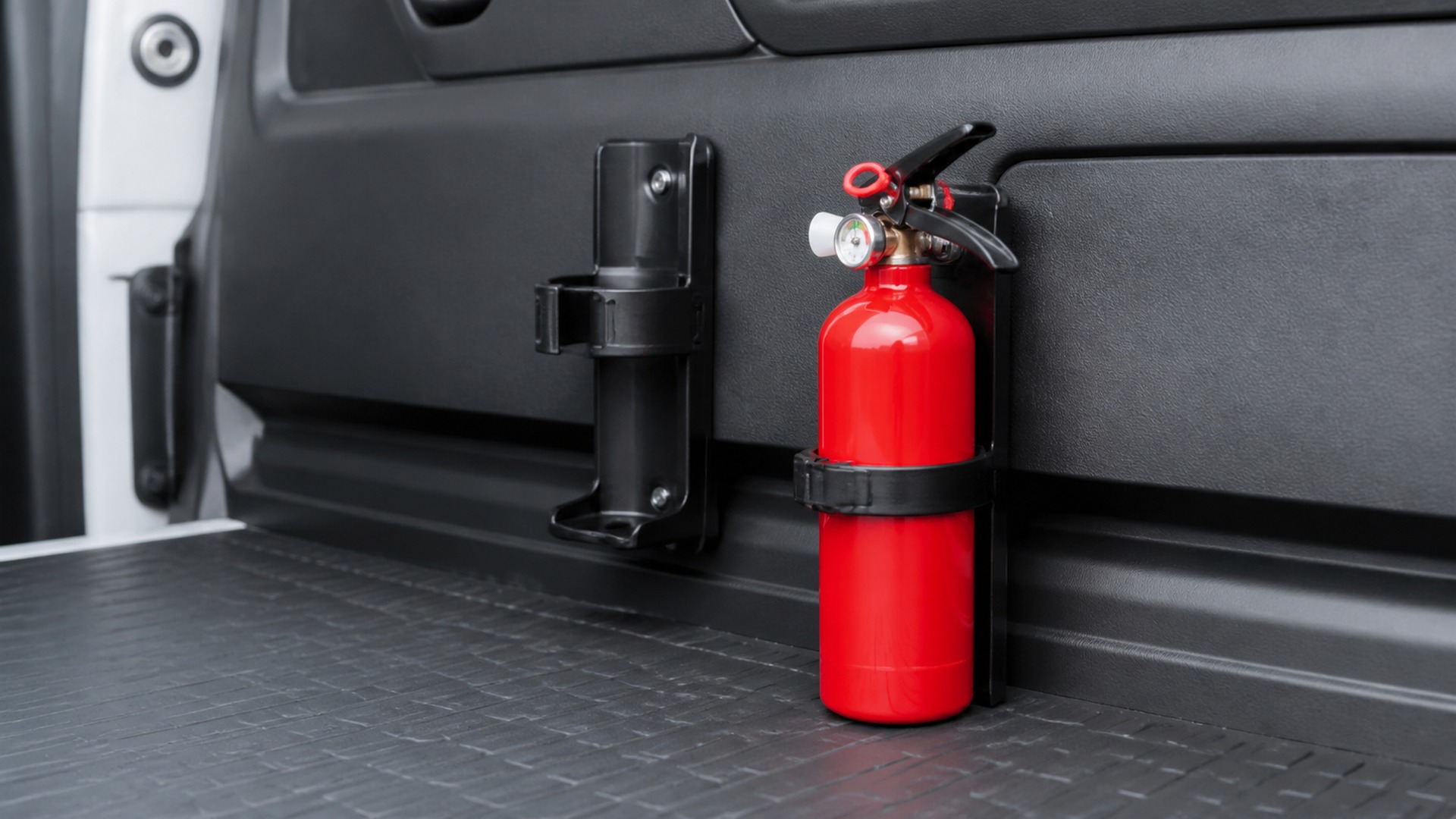 How Compact Vehicle Fire Extinguishers Work