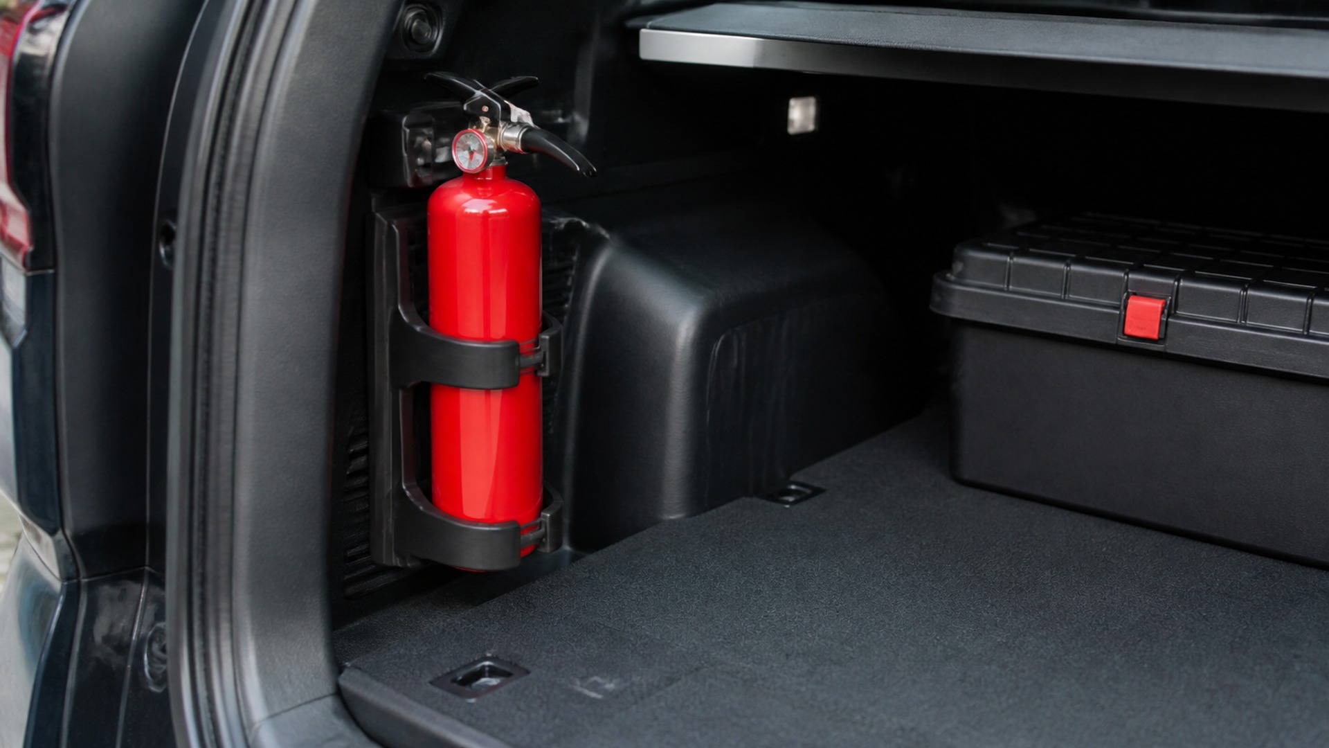 When to Use Fire Extinguisher Mounts Instead of Automotive Fire Extinguishers