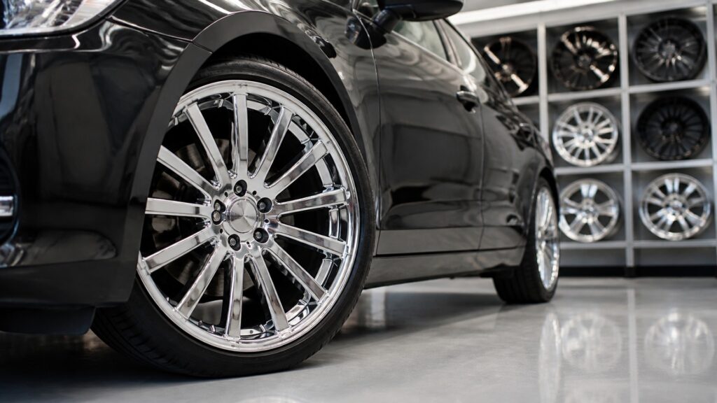 chrome wheels explainer hero image for Review Streets