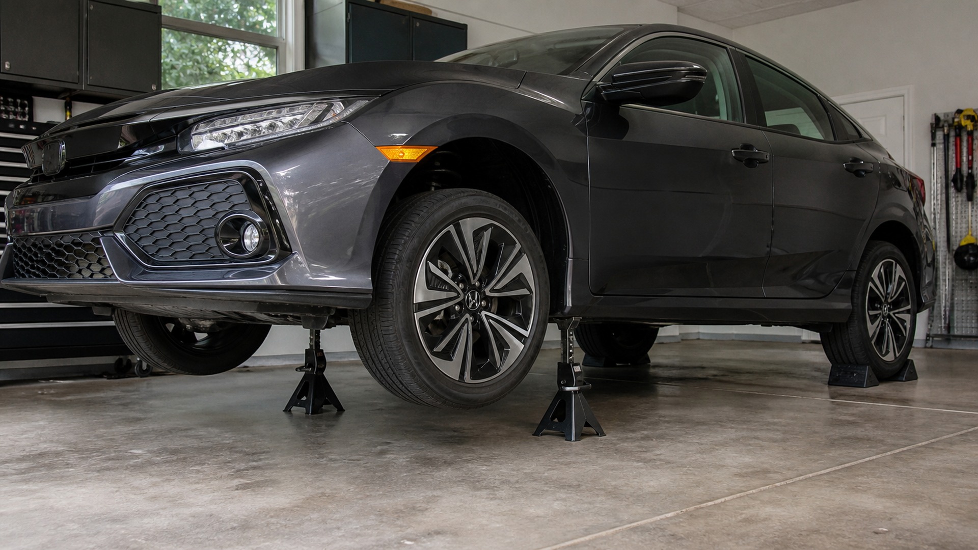 When to Use Jack Stands Instead of Heavy Duty Jack Stands
