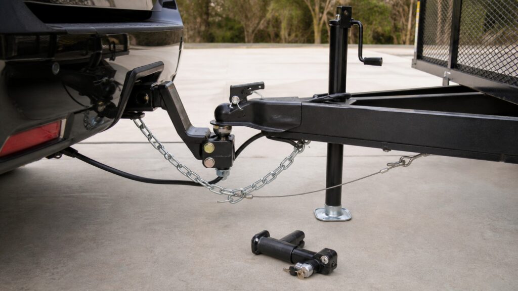 trailer couplers explainer hero image for Review Streets