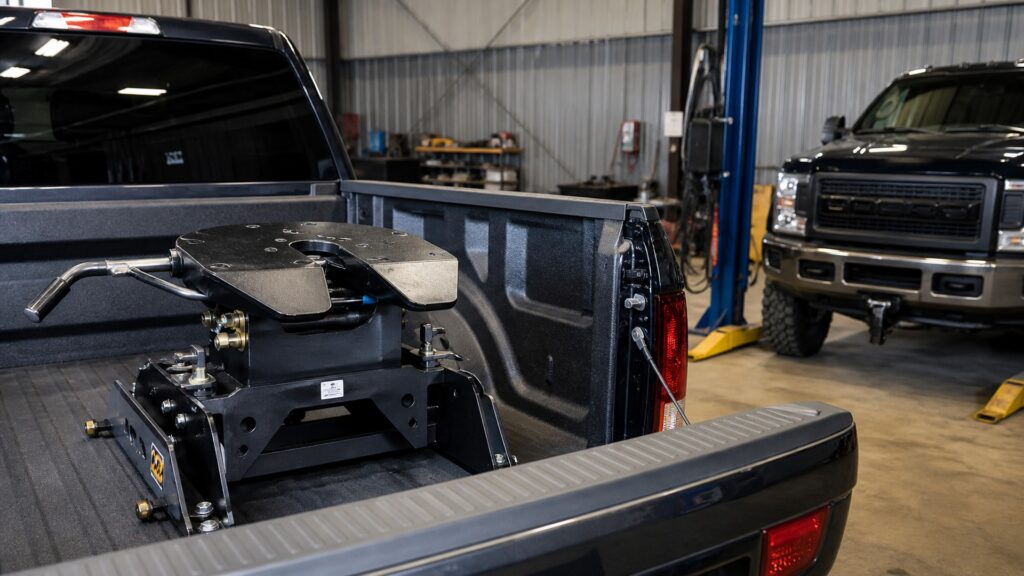 fifth wheel hitches explainer hero image for Review Streets