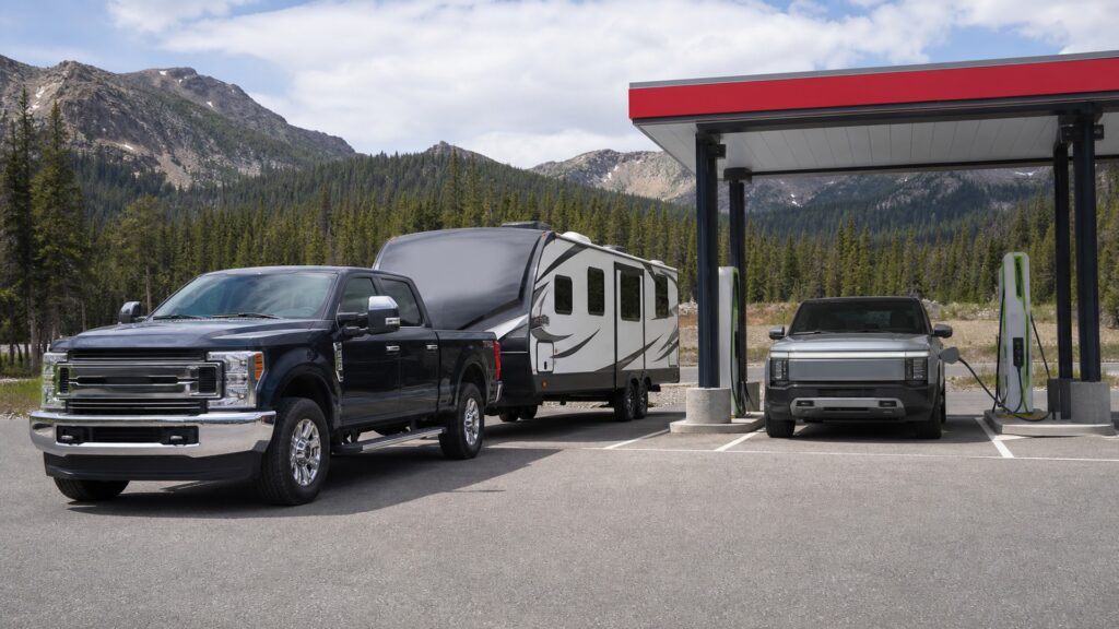 full size pickup trucks explainer hero image for Review Streets