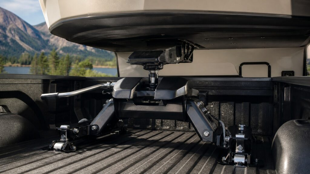 fifth wheel hitches shopping setup for hitch class and payload limits with practical vehicle-focused details