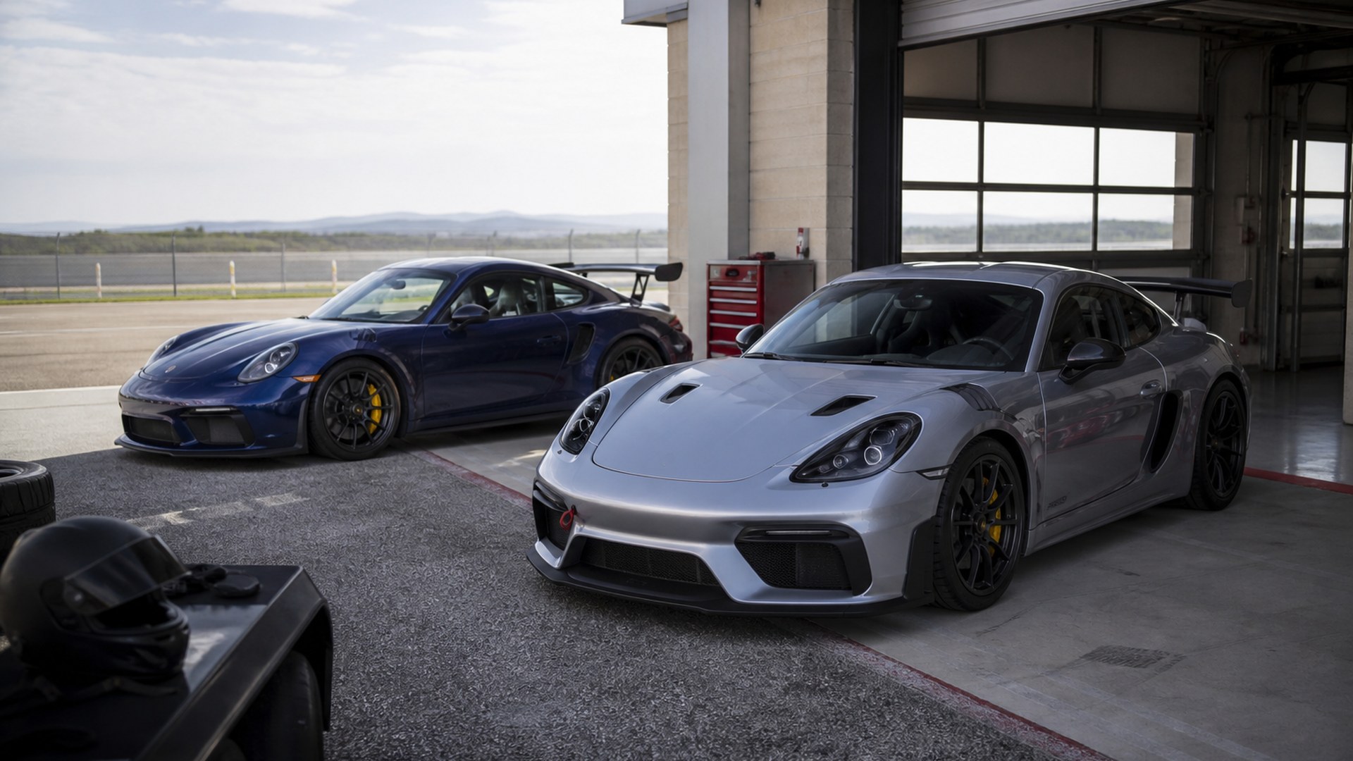 Track Cars Buying Guide for Lease vs Purchase Decisions