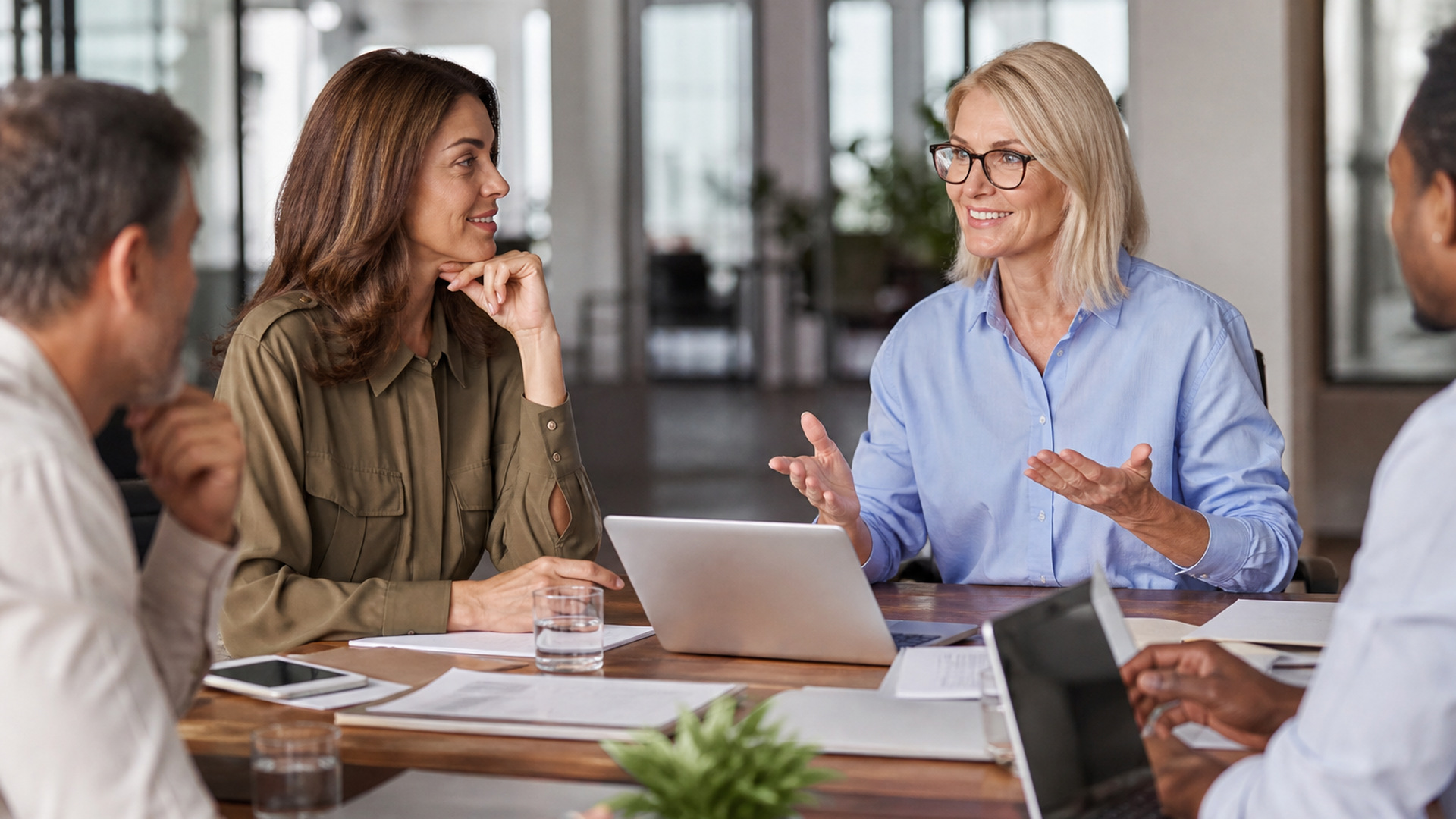 When to Use HR Outsourcing Services Instead of Enterprise Accounting Software
